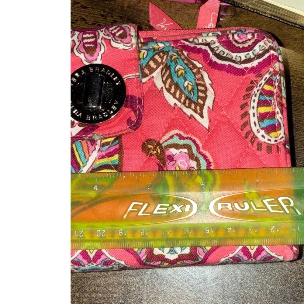 Vera Bradley Pink Paisley Quilted Cotton Turnlock Wallet Zip Around Organizer - Picture 6 of 7